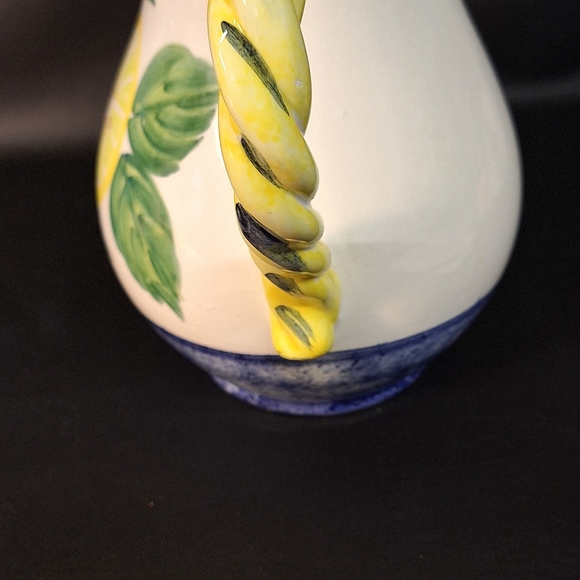 Pitcher - Picture 7 of 9